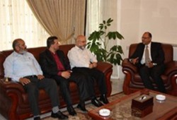 وفد من النواب الإسلاميين يزور السفارة المصرية برام الله مهنئًا