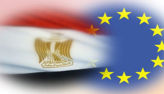 الاتحاد الأوروبي يهنئ مرسي ويعرب عن قلقه من حل البرلمان