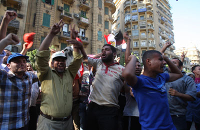 أهالي الشهداء يحتفلون بفوز رئيس الجمهورية