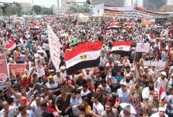 الاحتفالات برئيس الجمهورية متواصلة بالتحرير.. والاعتصام مستمر