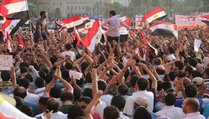 "المظلات" و"العصائر" وسيلة الثوار لمواجهة "الحر" الشديد