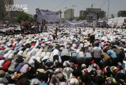 آيات إمام صلاة الجمعة تهز أركان الميدان