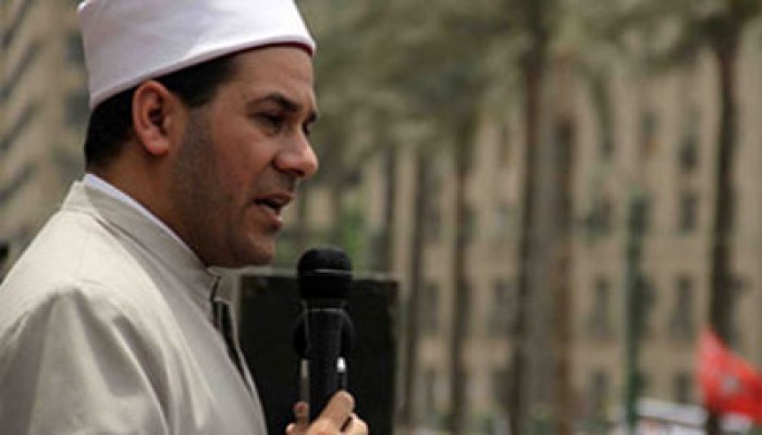 خطيب الجمعة بالتحرير: واثقون في د. مرسي وكلنا خلفه
