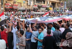 آلاف الثوار يتوافدون على التحرير رفضًا للمكمل وحل الشعب