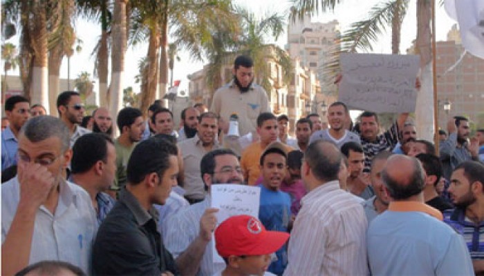 مظاهرة حاشدة بدمنهور لرفض المكمل والاحتفاء بفوز د. مرسي