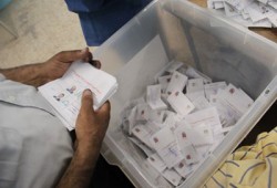 مرسي يتقدم على مرشح الفلول بـ62% بالبحيرة