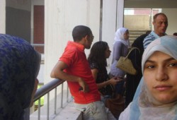 مدينة نصر.. عدد الناخبين يزداد وأنصار شفيق يفتعلون الأزمات