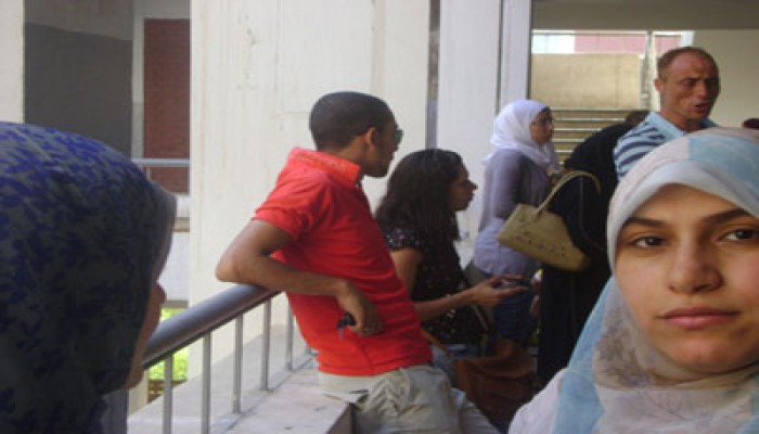 مدينة نصر.. عدد الناخبين يزداد وأنصار شفيق يفتعلون الأزمات