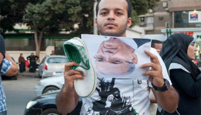 موظف بالزاوية يحرض الناخبين للتصويت لشفيق