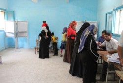 ناخبة تحرر محضرًا بعد اكتشافها تصويت شخص آخر نيابةً عنها بالفيوم