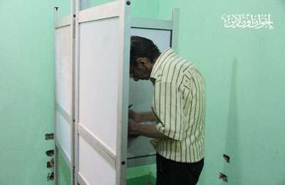 الموبايل والبطاقة الدوارة والأطفال.. أبرز 3 وسائل للتزوير