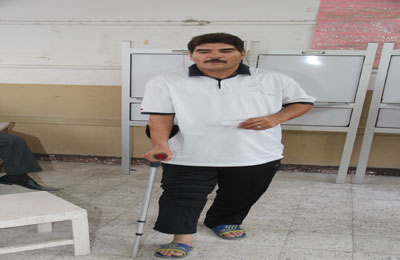 قاضٍ يرفض مساعدة كفيف ويميز بين الناخبين ببني سويف!!