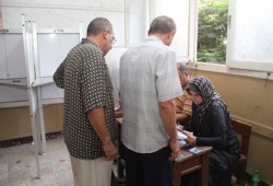 20% نسبة التصويت في اليوم الأول للإعادة بالبحر الأحمر