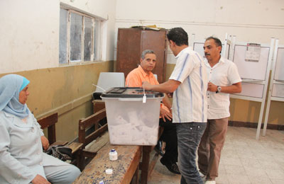 إقبال الناخبين في الساعة الأولى بالسويس وضعف التصويت بمطروح