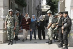 أسيوط.. تجاوزات من الجيش والشرطة ضد ناخبي الفتح