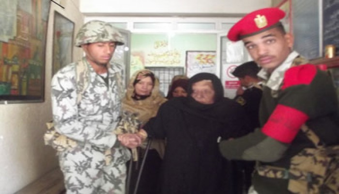 قاض بالشرقية يختار للناخبين الأميين على غير رغبتهم