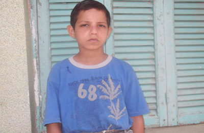 طفل يطلب التصويت لـ"د. مرسي" لتحسين ظروف أسرته