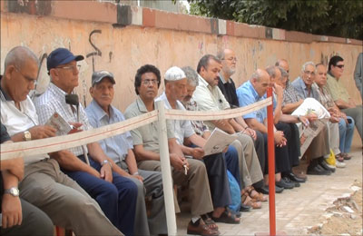 دعاية شفيق تجوب الإسكندرية.. ومتوفون بجداول الناخبين