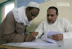 900 اسم زيادة في كشوف الناخبين عن الجولة الأولى في لجنة بالهرم!