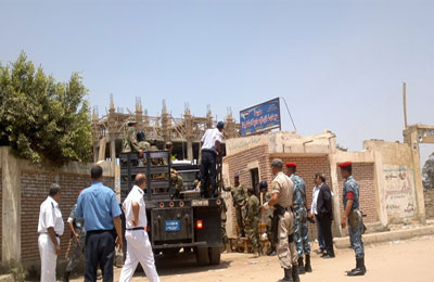 المنيا.. غلق لجنتين بالعدوة أكثر من ساعة دون أسباب