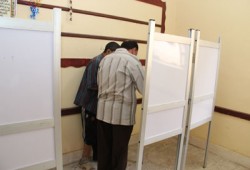 أمين شرطة بين المصوِّتين ببني سويف!