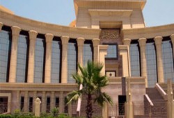 فورين بوليسي: أحكام "الدستورية" تدفع مصر إلى مسار خطير