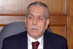 حملة مرسي تنذر لجنة الانتخابات لتسليم كشوف الناخبين