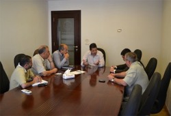 "الحرية والعدالة" بالإسكندرية يستقبل القنصل التجاري الروماني بمصر