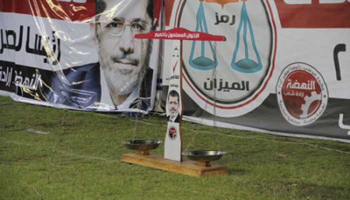 تصويت كثيف للمصريين بسلطنة عمان في جولة الإعادة