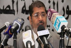 د. مرسي للرموز النسائية: المرأة شريك أساسي في مشروع النهضة