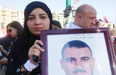 أسرة شهيد الثورة بالمنيا تعلن دعم د. مرسي