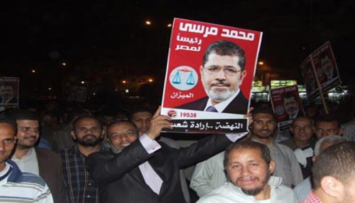 د. مرسي يلتقي عائلات الشهداء مساء اليوم