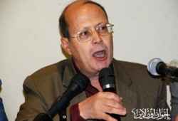 عبد الحليم قنديل يعلن دعم د. مرسي بلا ضمانات