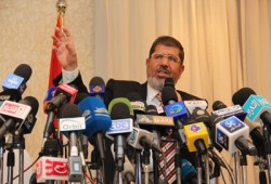 سياسيون يرحِّبون بمبادرة د. مرسي بتشكيل مجلس رئاسي
