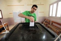 استمرار التصويت بلجنة الرجال بمدرسة سراي القبة