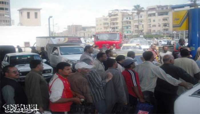 طوابير السولار تخطف الأضواء من "الرئاسة" بكفر الشيخ