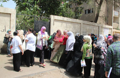 زحام شديد بالمنوفية ومطالبات بمد التصويت للعاشرة