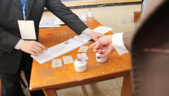 الفلول يتسابقون على شراء الأصوات بالفيوم ودمياط