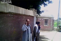 عمدة قرية بالمنيا يوجه الناخبين لاختيار شفيق