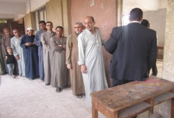 تأخر بدء التصويت في غالبية لجان جنوب الجيزة