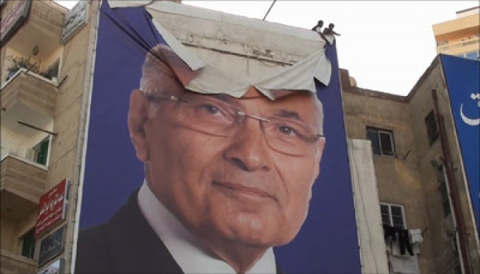 بلطجية شفيق يعتدون على أنصار مرسي وأبو الفتوح بالغربية