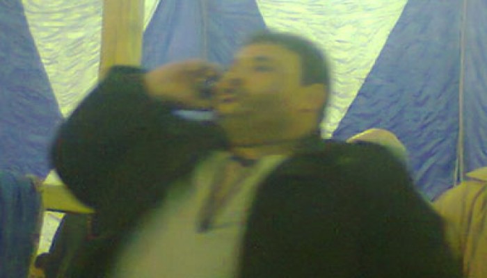 أعضاء الوطني المنحل يعتدون على أنصار مرسي بالخصوص