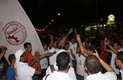 سلسلة بشرية ومسيرة بالسويس لدعم د. مرسي