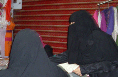 القليوبية.. السيدات يستقبلن "حملة مرسي" لطرق الأبواب بالزغاريد