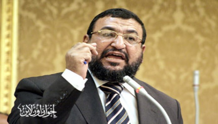 د. أكرم الشاعر يرفض عرض استجوابه للحكومة