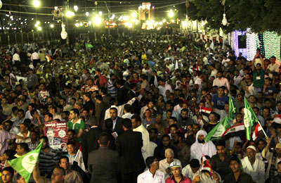 جماهير أسيوط تهتف: مرسي رئيسنا إن شاء الله