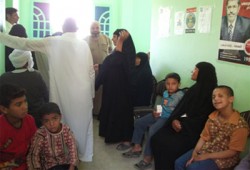 400 مستفيد من قافلة "الحرية والعدالة" بالفيوم