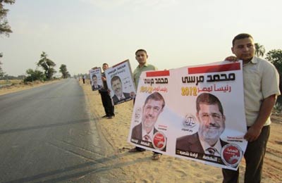 سلسلة بشرية بطول 30 كم في الشرقية دعمًا لمرسي