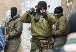 "الوقائي" يعتقل شابين ويستدعي آخرين للتحقيق في الخليل