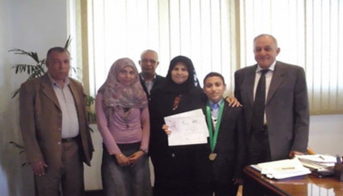 طفل دمياطي يفوز بالمركز الثالث بالمسابقة العالمية للرسم